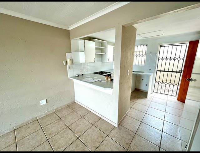 2 BEDROOM TOWNHOUSE FOR SALE IN RANGEVIEW